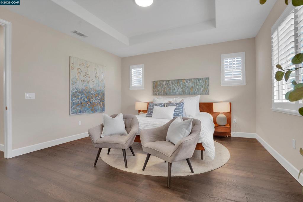 OAKLEY - Residential