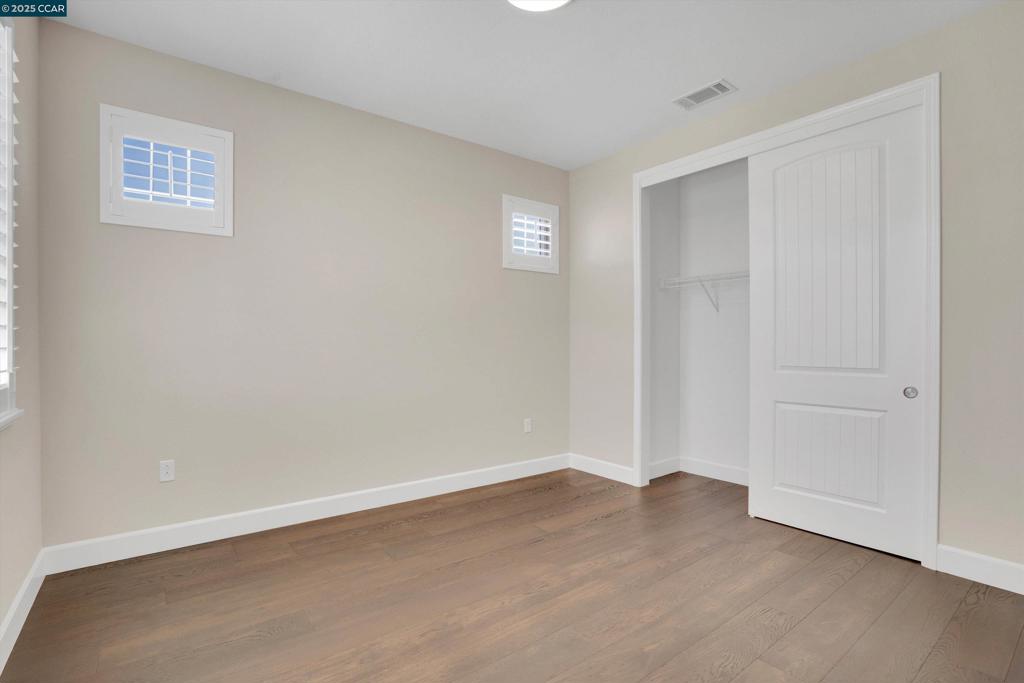 OAKLEY - Residential