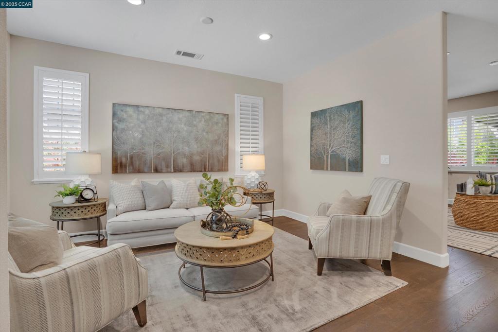 OAKLEY - Residential