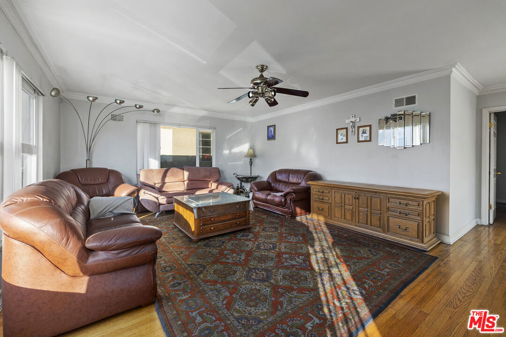 966 N Serrano Avenue