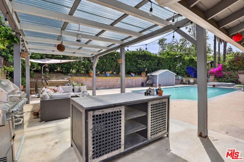 Tiny photo for 212 E Avenida De Los Arboles, Thousand Oaks, CA 91360 (MLS # 26906605)