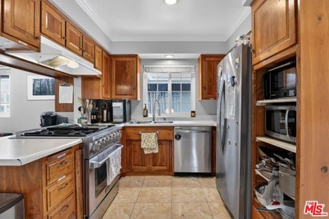 Tiny photo for 212 E Avenida De Los Arboles, Thousand Oaks, CA 91360 (MLS # 26906605)