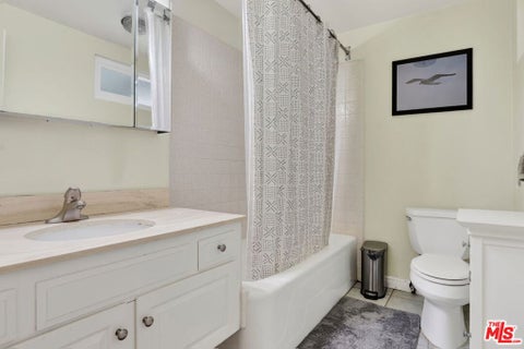 Tiny photo for 212 E Avenida De Los Arboles, Thousand Oaks, CA 91360 (MLS # 26906605)