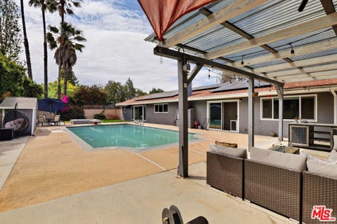 Tiny photo for 212 E Avenida De Los Arboles, Thousand Oaks, CA 91360 (MLS # 26906605)