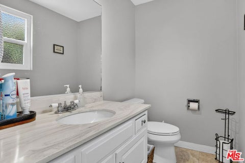 Tiny photo for 212 E Avenida De Los Arboles, Thousand Oaks, CA 91360 (MLS # 26906605)