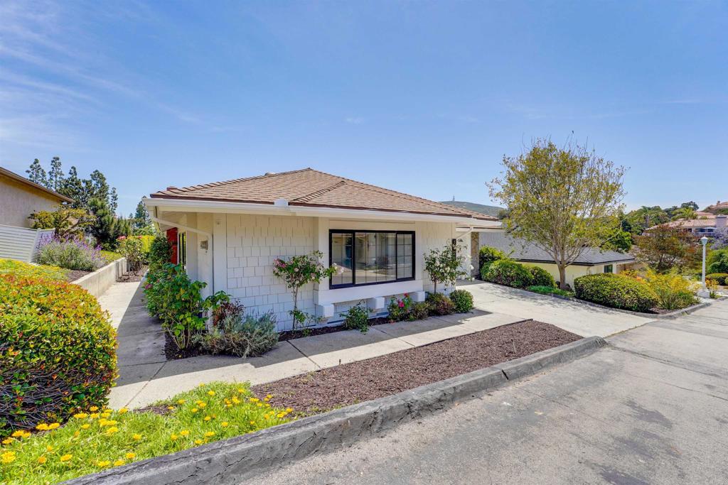 1022 La Casa Drive