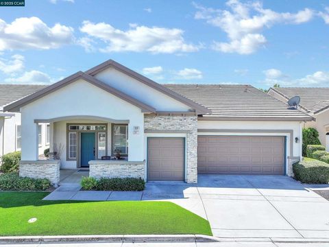 Photo of 1820 Mariposa Way, Brentwood, CA 94513 (MLS # 41108437) Photo of 1820 Mariposa Way, Brentwood, CA 94513 (MLS # 41108437)