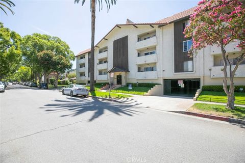 Photo of 1422 Rock Glen Ave #210, Glendale, CA 91205 (MLS # GD25268151)