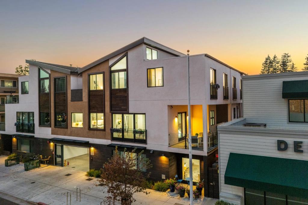 914 woodside