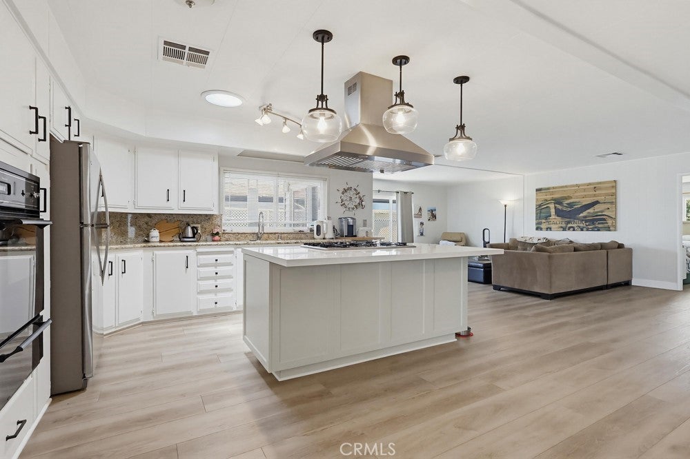 2275 W 25th 197