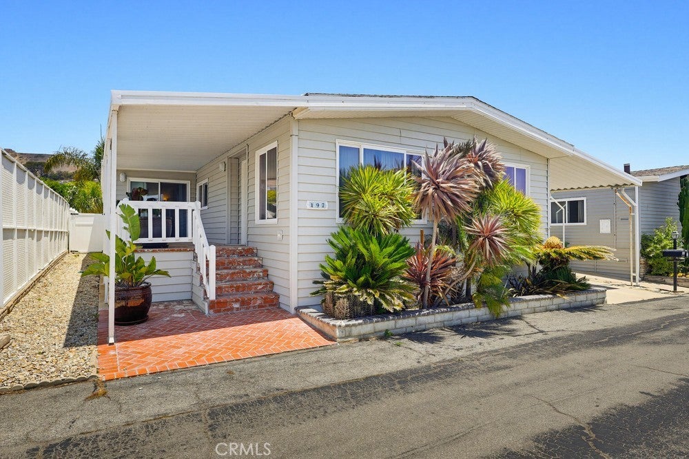 2275 W 25th 197