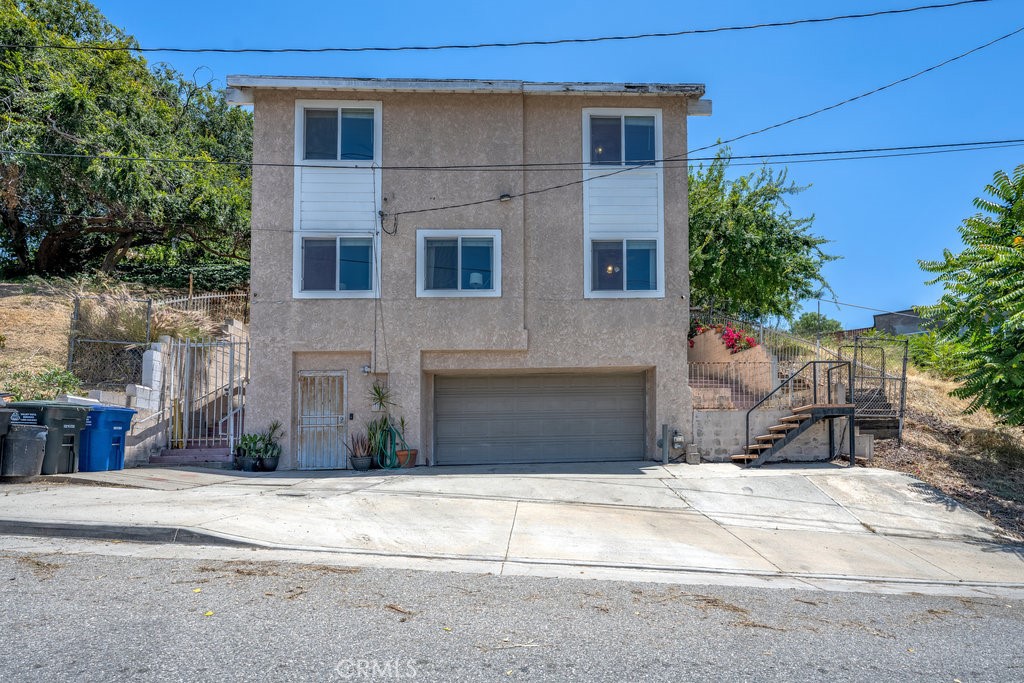 1134 N Rowan Avenue