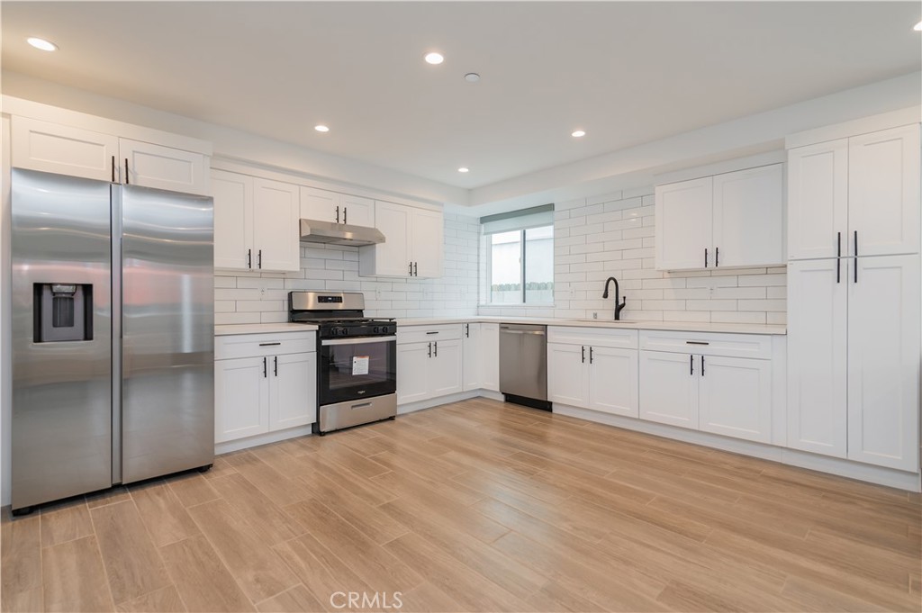 Properties 2 5654 La Mirada Avenue