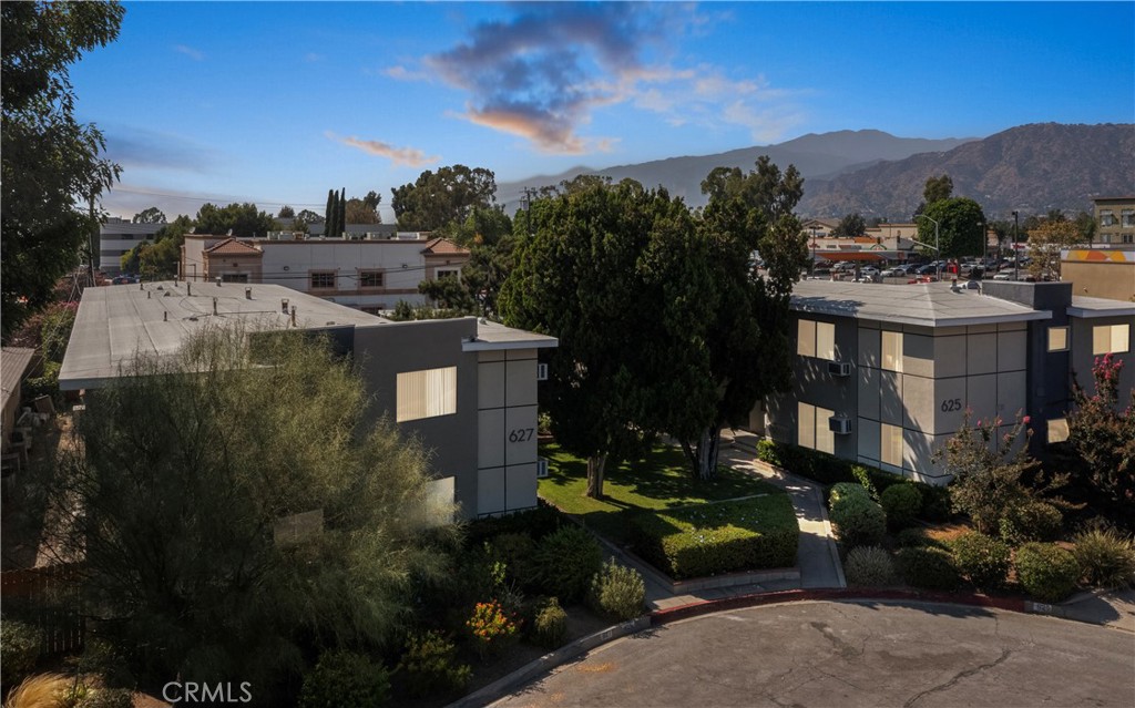 625 -627 S Wabash Avenue