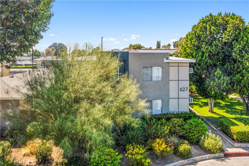 625 -627 S Wabash Avenue