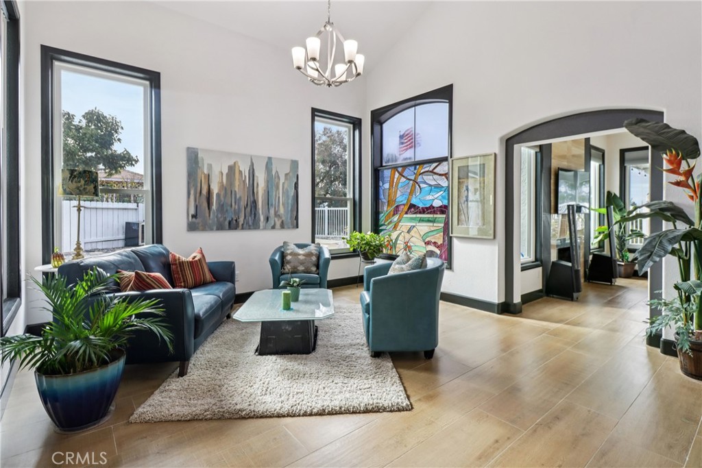 4885 Baroque Terrace