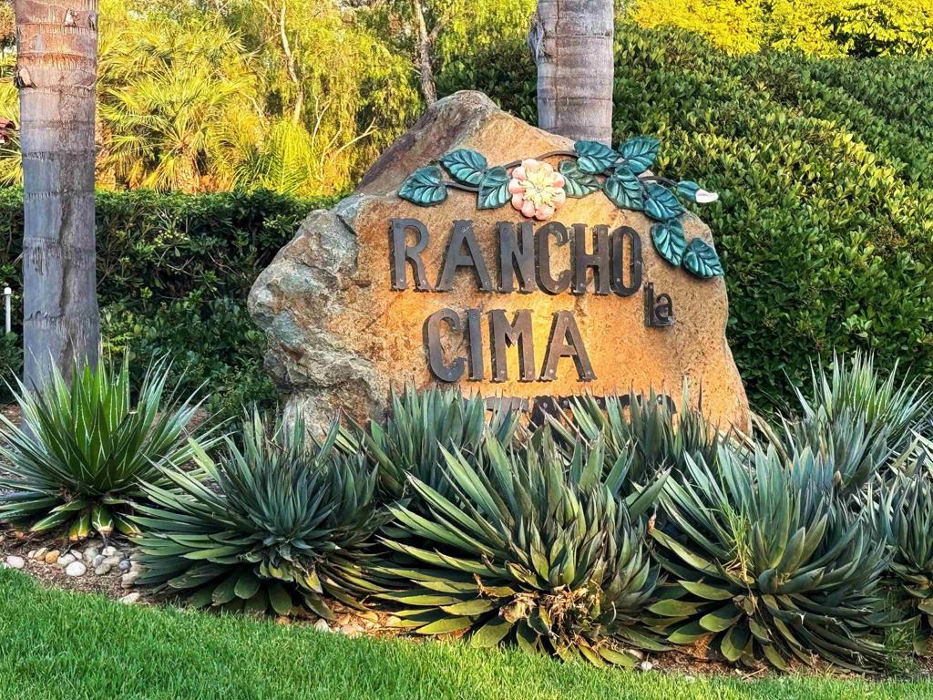 6998 Rancho La Cima