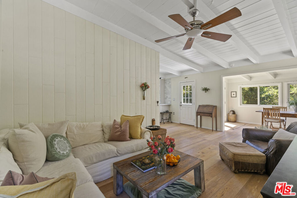 908 Fernwood Pacific Drive