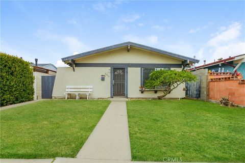 Photo of 8461 Lomond DR, Huntington Beach, CA 92646 (MLS # OC26105206)