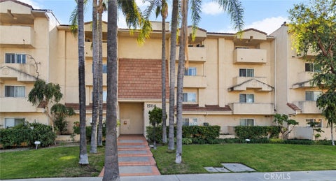 Photo of 15114 Sherman Way #114, Van Nuys, CA 91405 (MLS # CV26187465)