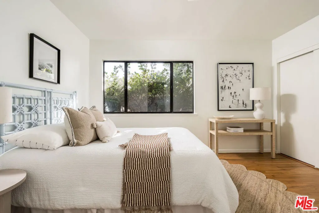 Santa Barbara, California 93109, United States, 3 Bedrooms Bedrooms, ,2 BathroomsBathrooms,Residential,Active,231436