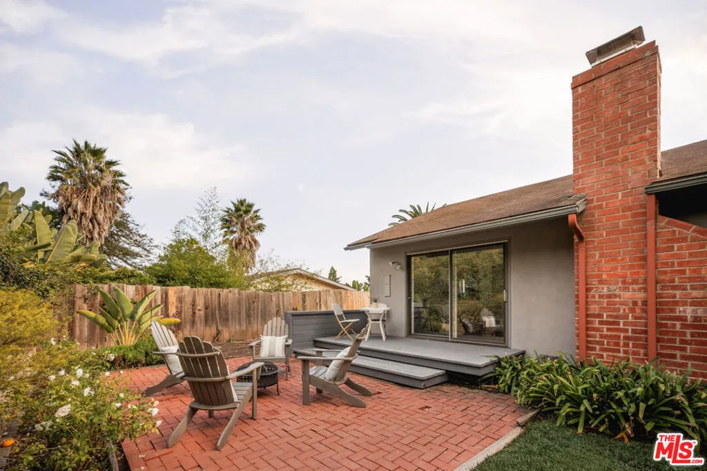 Santa Barbara, California 93109, United States, 3 Bedrooms Bedrooms, ,2 BathroomsBathrooms,Residential,Active,231436