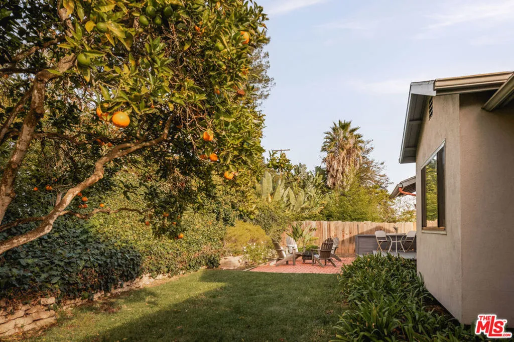 Santa Barbara, California 93109, United States, 3 Bedrooms Bedrooms, ,2 BathroomsBathrooms,Residential,Active,231436