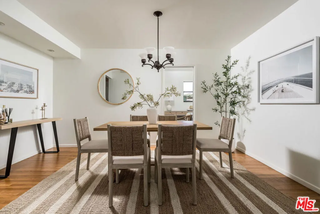 Santa Barbara, California 93109, United States, 3 Bedrooms Bedrooms, ,2 BathroomsBathrooms,Residential,Active,231436