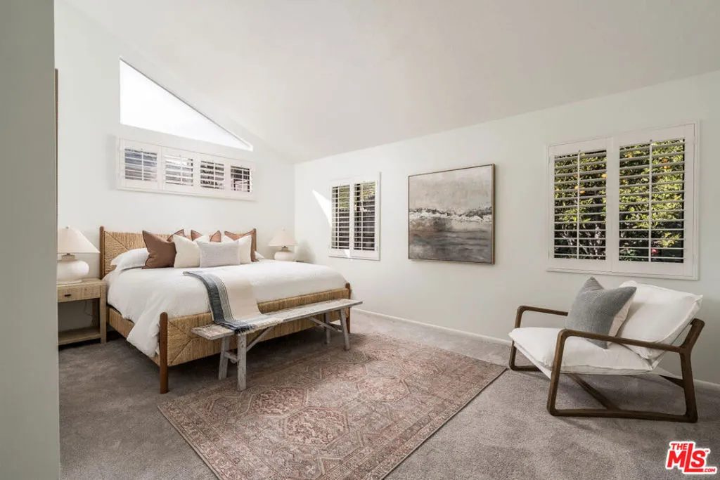 Santa Barbara, California 93109, United States, 3 Bedrooms Bedrooms, ,2 BathroomsBathrooms,Residential,Active,231436