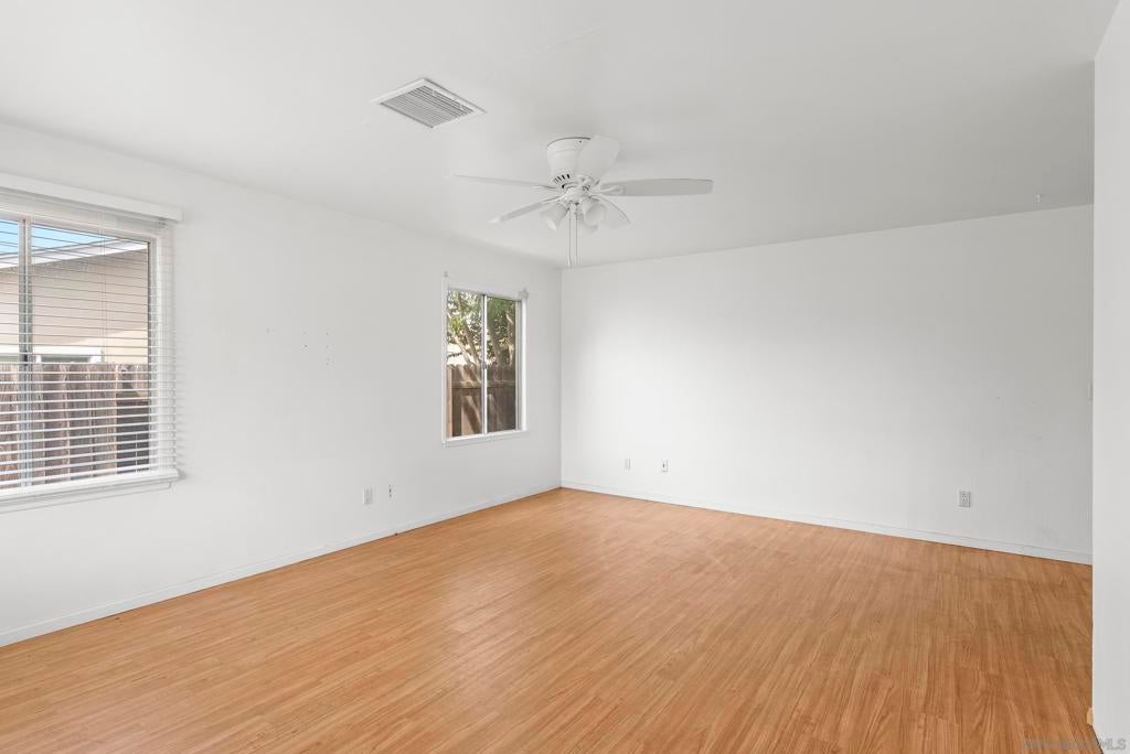 1039 Alveda Ave