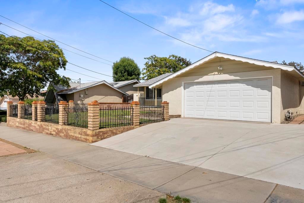 1039 Alveda Ave AVE, El Cajon CA 92019