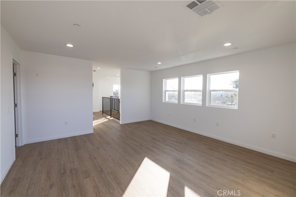 211 N Hathaway Street B