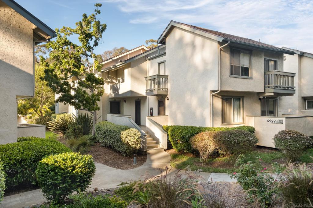 A townhome inside the serene Park Mesa community for under $700K. Fully remodeled 2-bed, 1.5-bath townhouse blends style, function, and location. Living room with access to both balconies! Great kitchen area also opens up to outdoor patio for added space and entertaining. The contemporary kitchen shines with custom countertops and sleek finishes. Fully renovated bathroom with tiled walls, glass shower doors, brushed nickel fixtures, and quartz counters- one en suite. The location perfectly blends quiet living with vibrant city access. Close to San Diego Mesa College (approx. $3,200/month potential). Walk distance to top-rated school Chesterton Elementary School. Just minutes from San Diego Airport, Downtown, Rady’s Children’s Hospital, Sharp Memorial Hospital, 10 minutes to the beach, 3 min to shopping and dining. FHA/VA approved.