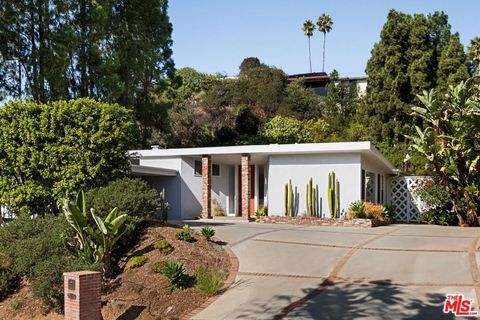 Photo of 2335 San Ysidro Drive, Beverly Hills, CA 90210 (MLS # 25617057)