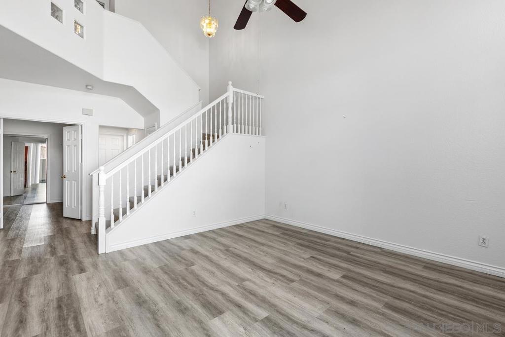 12368 Caminito Vibrante