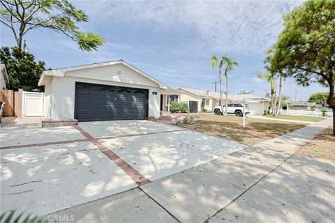 Photo of 15611 Toway LN, Huntington Beach, CA 92647 (MLS # OC26190678)
