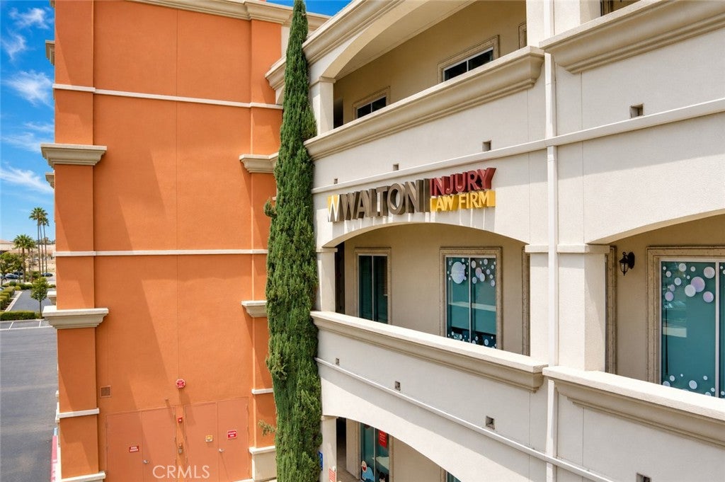 950 Boardwalk 202