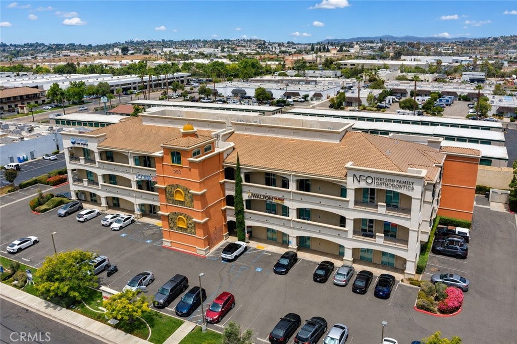 950 Boardwalk 202