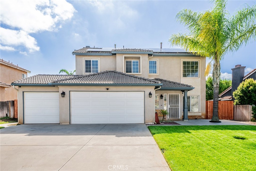 Welcome to Beaumont, California. One of the fastest growing cities in Riverside County and the Inland Empire! This beautifully updated home is ideal for families, offering 3 bedrooms, 2.5 bathrooms, and a spacious backyard perfect for entertaining or relaxing.
Nestled beneath the scenic foothills of the San Bernardino and San Jacinto Mountains, this location offers plenty of opportunities for outdoor recreation, from hiking and biking to exploring nearby parks and trails.
Don’t miss your chance to own this beautiful home in a friendly community!