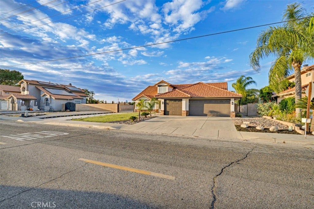 Properties 3 42592 Mayberry