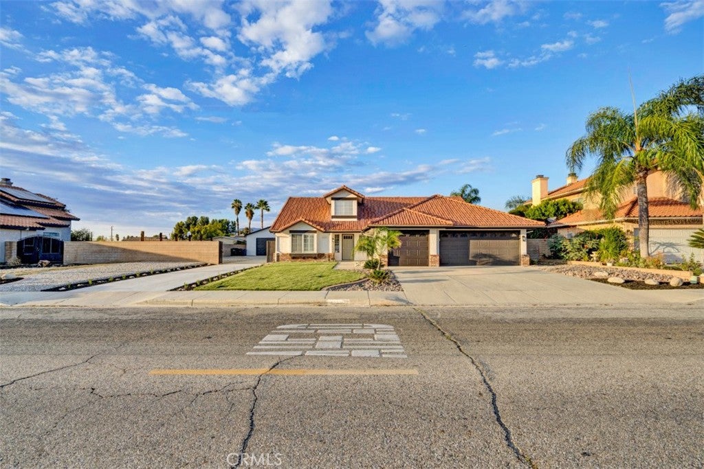 Properties 2 42592 Mayberry