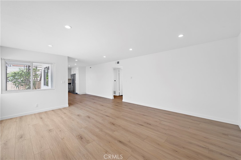 223 Avenida Victoria