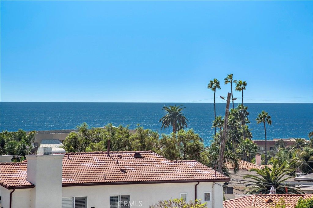 Photo of 223 Avenida Victoria, San Clemente, CA 92672 (MLS # OC26013099)