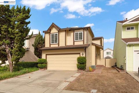 Photo of 5395 5395 Twilight Cmn Cmn, Fremont, CA 94555 (MLS # 41126247)