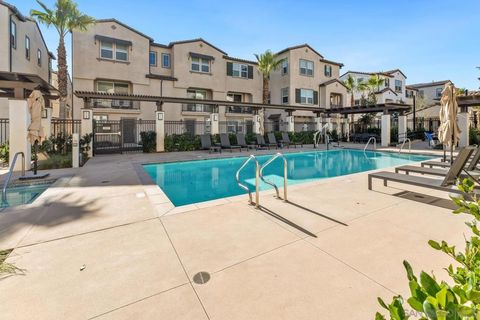 2328 Columba Gln Escondido CA 92025
