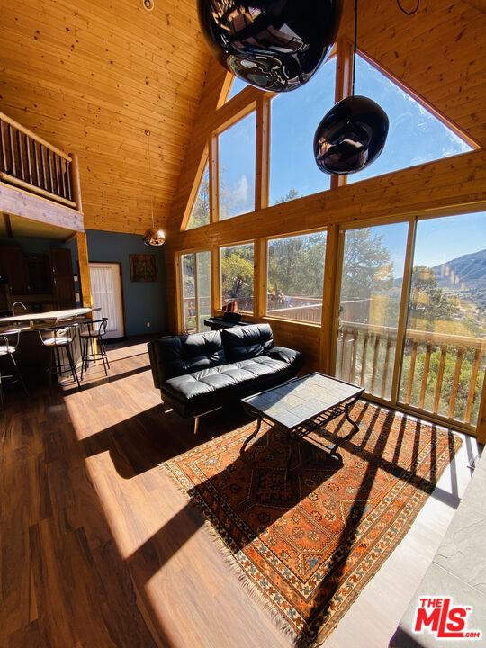 3821 North End Drive