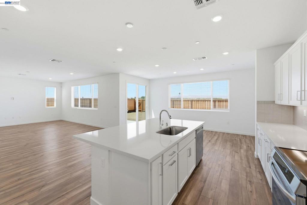 1028 Bluebell Circle