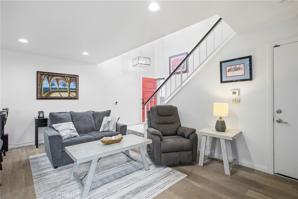 25692 Paseo Colonial