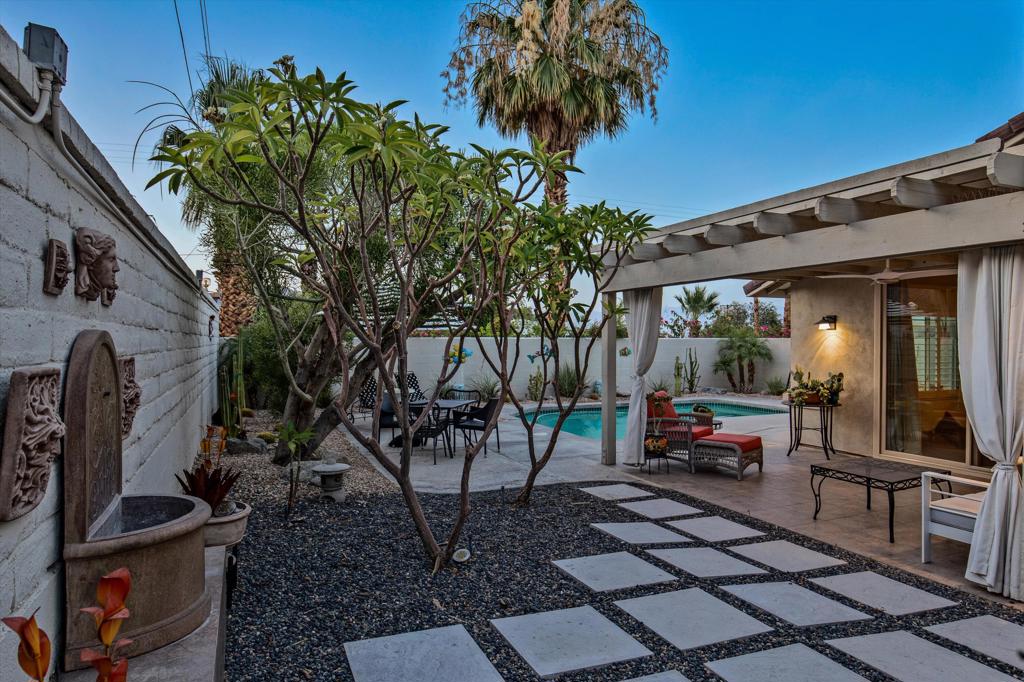 52505 Avenida Alvarado