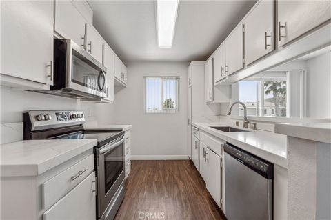 Tiny photo for 415 S Prospect Avenue #106, Redondo Beach, CA 90277 (MLS # SB25199526)